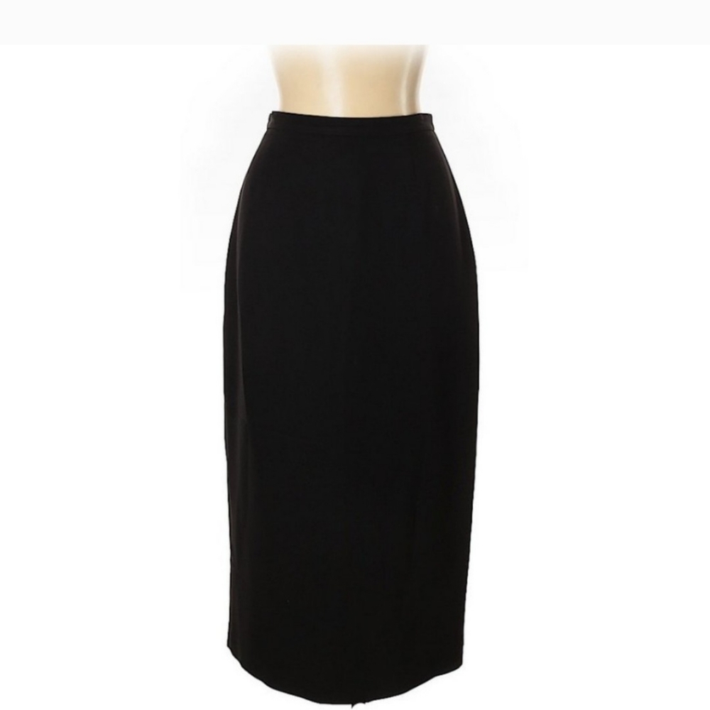 Petite Sophisticate Collectibles Casual Sk...